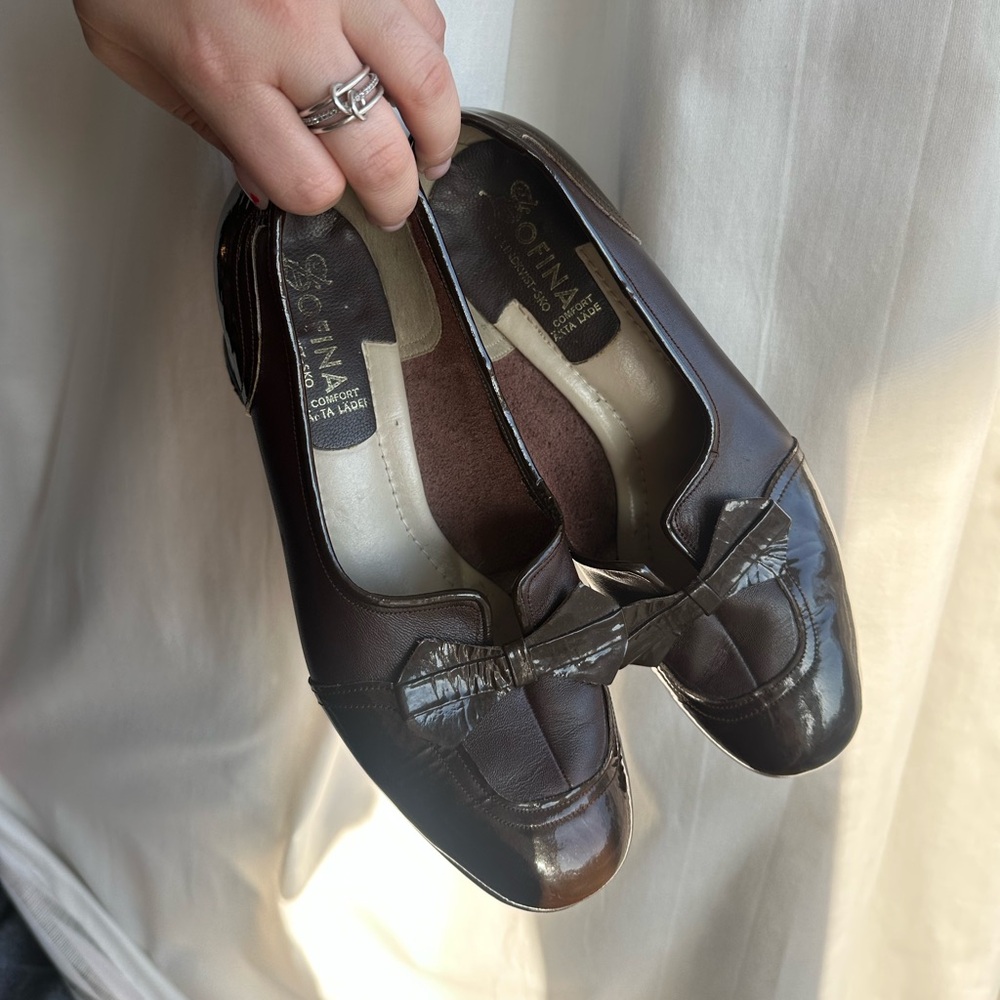 Brown Leather Loafers with Bow Accent